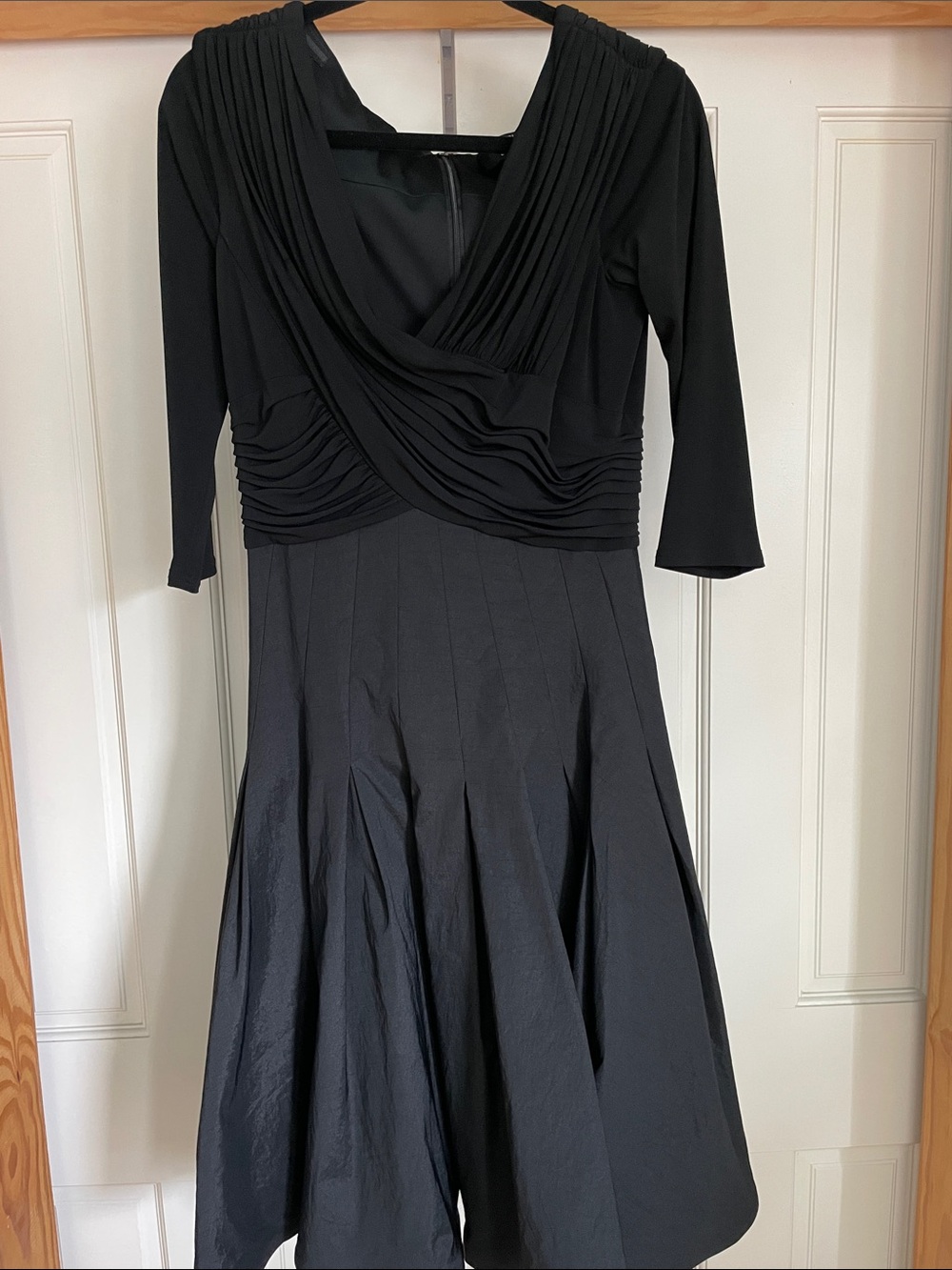 Tadashi Shoji Collection Black Draped V-Neck Midi Dress Size 8